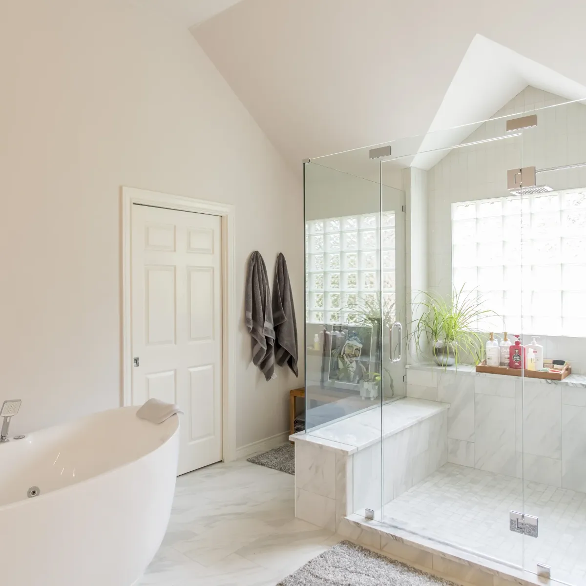 Bright Double Vanity Master Bathroom in Richardson, TX