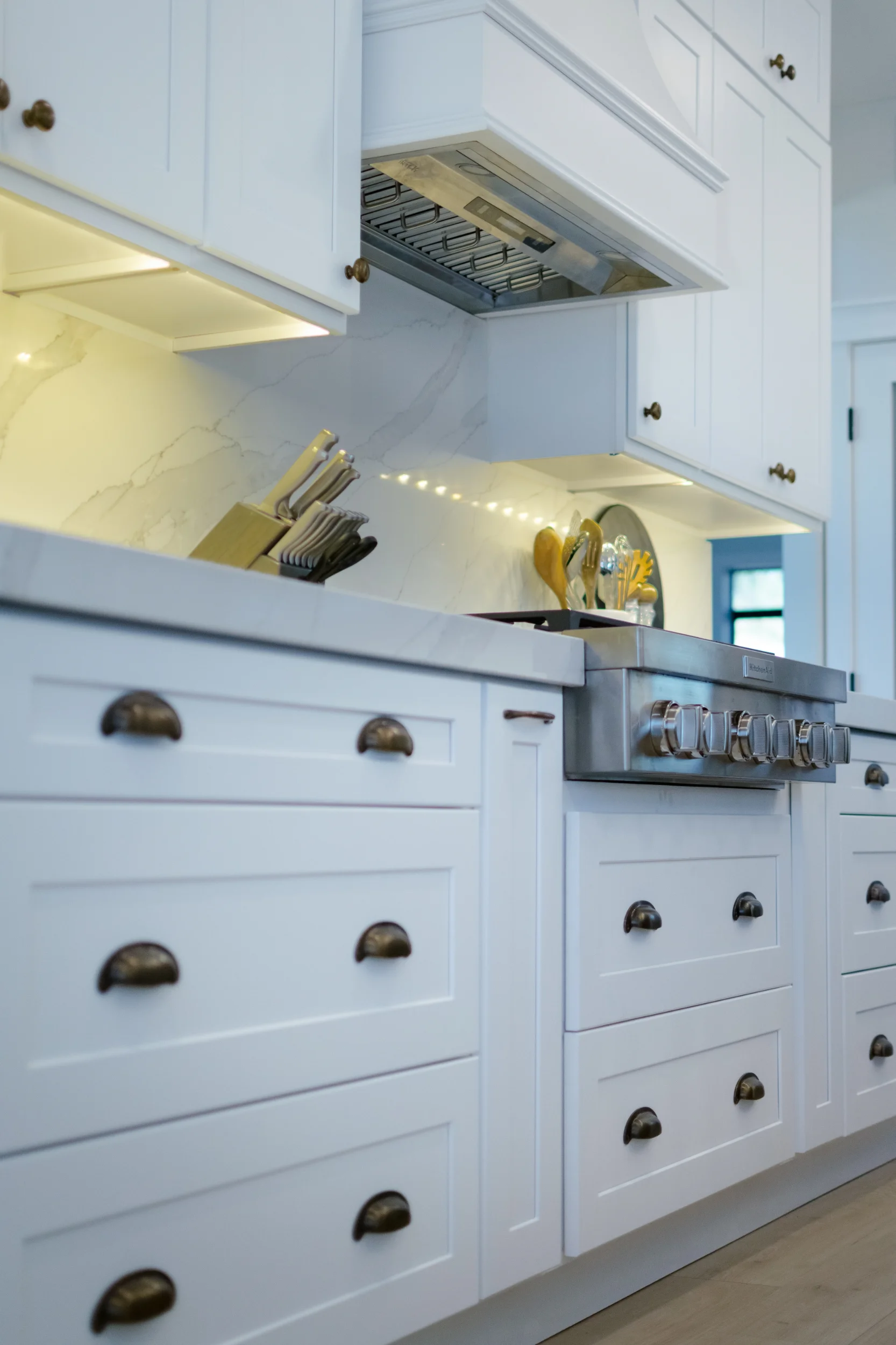 White Fabuwood cabinets